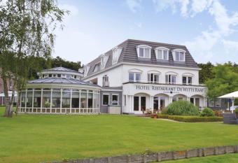 Fletcher Hotel Restaurant De Witte Raaf has Balcony rooms