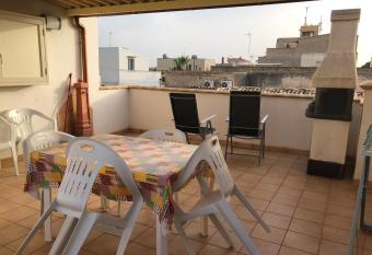 White House has Balcony rooms