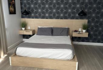 La Porte de la Mauricie allows 18 year olds to book a room