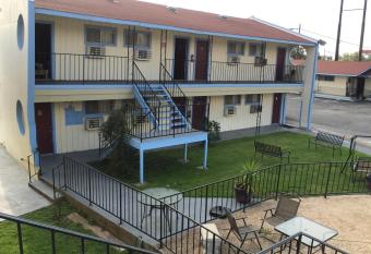 Hill Country Inn has Balcony rooms