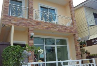 Bann Lom Le Guest House allows 18 year olds to book a room