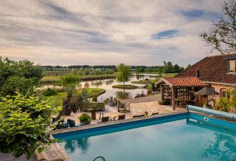 Guesthouse Ensenada has Balcony rooms