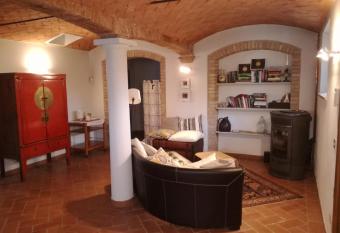 La Fenice allows 18 year olds to book a room