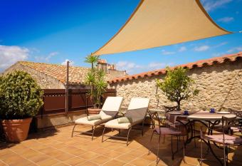 Can Felip Apartments has Balcony rooms