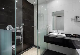 Hotel Duiven bij Arnhem A12 allows 18 year olds to book a room