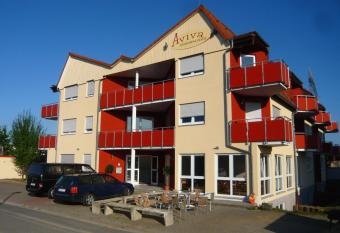 Aviva Apartment Hotel allows 18 year olds to book a room