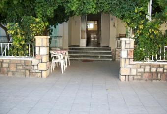 Mitrou Zacharias Studios has Balcony rooms