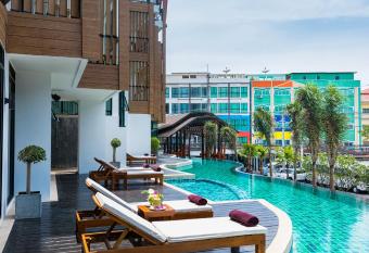 The Lunar Patong - SHA Certified has Balcony rooms