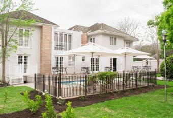 Rozenburg Guest House allows 18 year olds to book a room