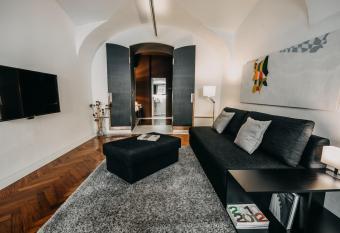 Mart s Choice Apartment allows 18 year olds to book a room