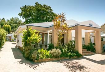 Langenhoven B&B has Balcony rooms