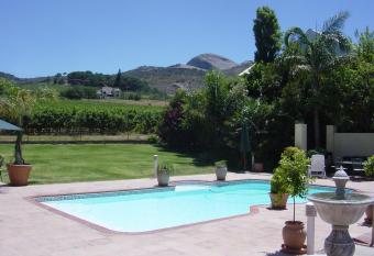 Oak Tree Lodge has Balcony rooms
