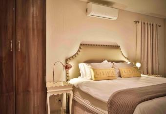 Accommodation at Vans No Loadshedding allows 18 year olds to book a room