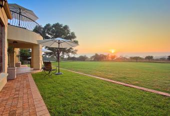 Leopardsong Manor allows 18 year olds to book a room