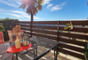 Jasmina Apartment has Balcony rooms