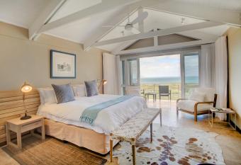 Abalone Guest Lodge allows 18 year olds to book a room