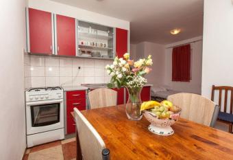 Apartment Jaka - Novalja has Balcony rooms