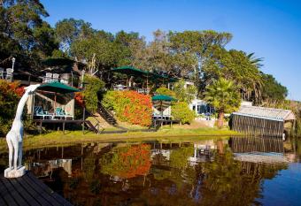 Moontide Riverside Lodge allows 18 year olds to book a room