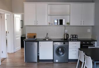 Daddy Long Legs Self Catering Apartments allows 18 year olds to book a room