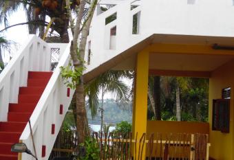 Allan Guest Mirissa has Balcony rooms