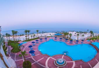 Renaissance Sharm El Sheikh Golden View Beach Resort allows 18 year olds to book a room