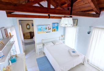          ivY has Balcony rooms