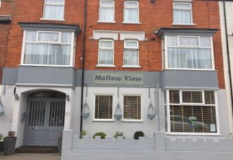 Mallowview Bed and Breakfast allows 18 year olds to book a room