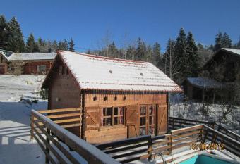 Chalet Monts Jura has Balcony rooms