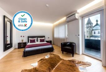 Lounge Inn Guest House has Balcony rooms