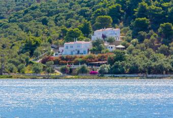 Villa Ariadni has Balcony rooms