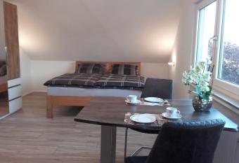 Ferienwohnung Kreuder allows 18 year olds to book a room