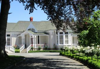 Valmai House Cambridge allows 18 year olds to book a room