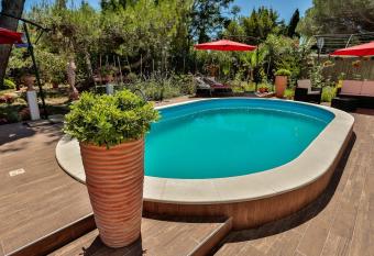 Apartments Dora has Balcony rooms