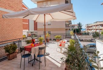 Casa Zirocco has Balcony rooms