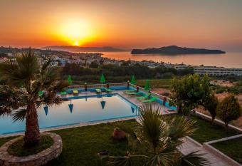 Eliros Studios has Balcony rooms