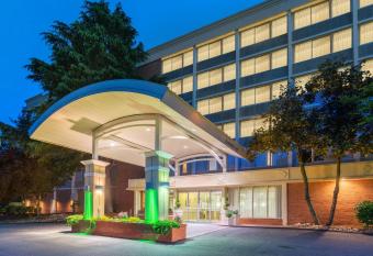 Holiday Inn Charlottesville-Monticello By IHG allows 18 year olds to book a room