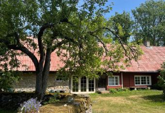 Aaviku Holiday Houses has Balcony rooms