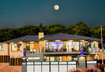 Wilderness Waters Boutique Suites allows 18 year olds to book a room