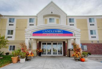 Candlewood Suites Fargo-N. Dakota State Univ. allows 18 year olds to book a room