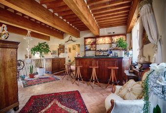 B&B Puccini allows 18 year olds to book a room