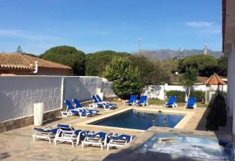 Apartamentos y Habitaciones KAI MARBELLA has Balcony rooms