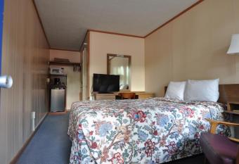 Budget Inn Near Westrock has Balcony rooms