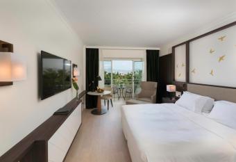 Hilton Nicosia allows 18 year olds to book a room