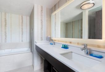 Holiday Inn Express & Suites Eugene Downtown - University By IHG allows 18 year olds to book a room