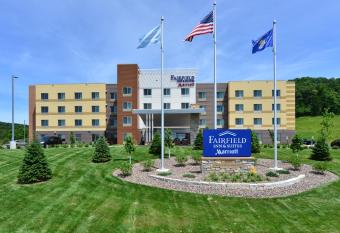 Fairfield Inn & Suites by Marriott Eau Claire Chippewa Falls allows 18 year olds to book a room