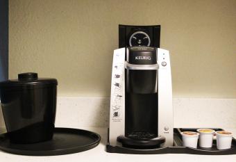 Holiday Inn Express & Suites Greenville has rooms with a private hot tub