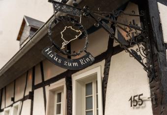 Haus zum Ring allows 18 year olds to book a room