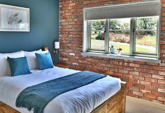 Cock O  Barton allows 18 year olds to book a room