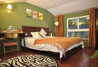 Wind comes from Westlake B&B has Balcony rooms