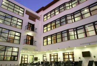 Royiatiko Hotel allows 18 year olds to book a room